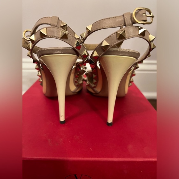 Valentino PATENT ROCKSTUD CAGED PUMP 100MM 40 - Picture 2 of 5